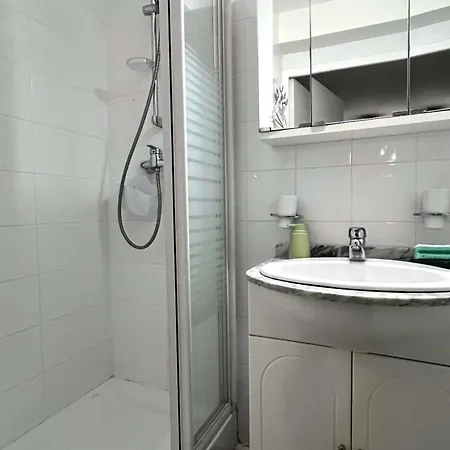 T2 Renove Avec Piscine Et Parking A 50m De La Plage, Wifi Gratuite *